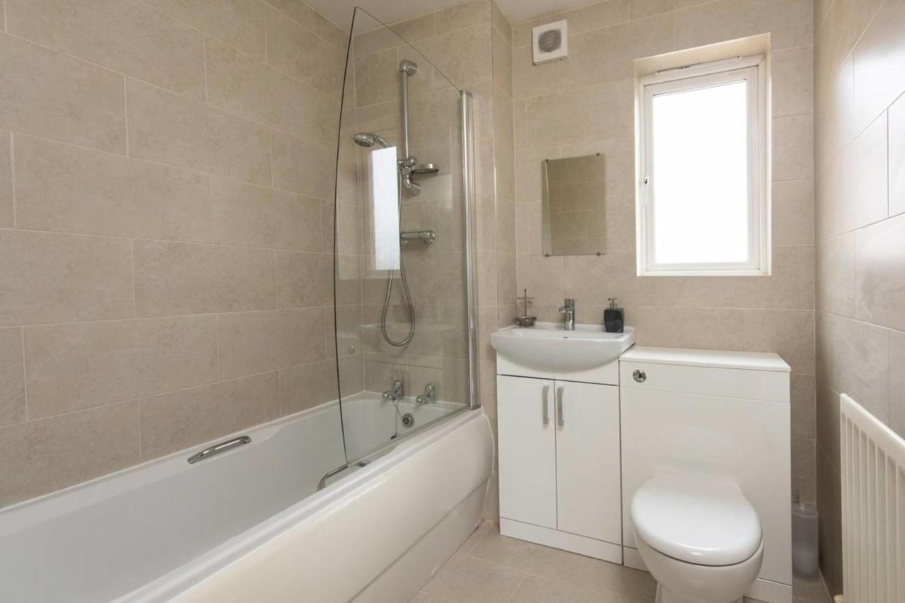 مانشستر Guestready - Top Floor Apt 2Min Walk To O2 Apollo المظهر الخارجي الصورة