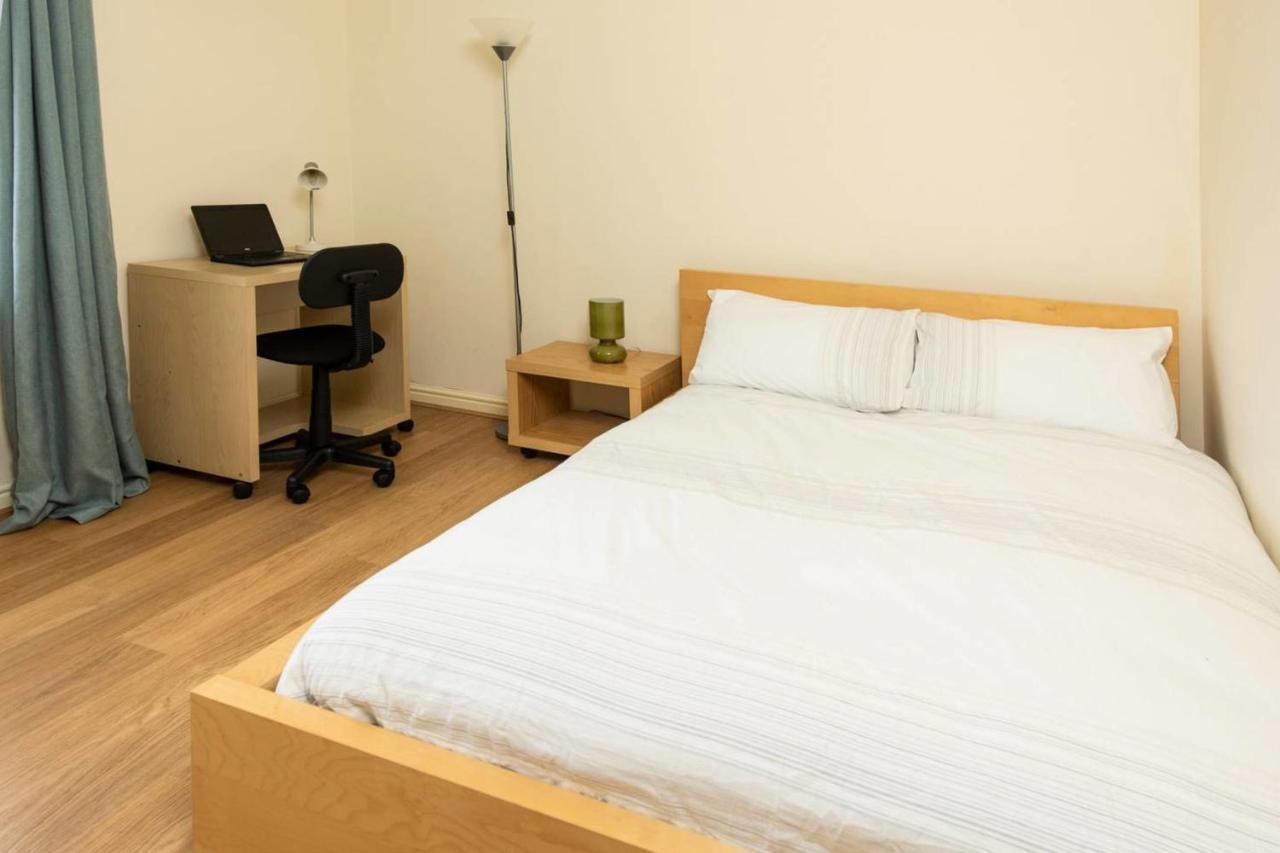 مانشستر Guestready - Top Floor Apt 2Min Walk To O2 Apollo المظهر الخارجي الصورة