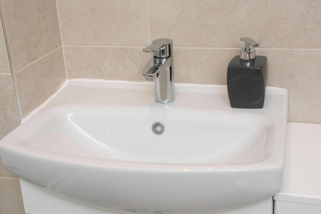 مانشستر Guestready - Top Floor Apt 2Min Walk To O2 Apollo المظهر الخارجي الصورة